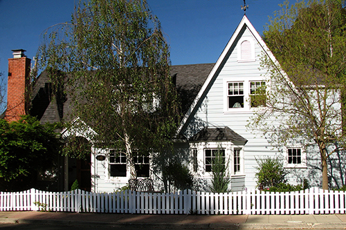 This is a beautiful 1933 English Cottage home in the town of Martinez, CA.