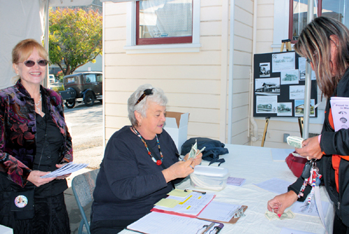 The volunteers of the Martinez Historical Society put on the Martinez Home Tour