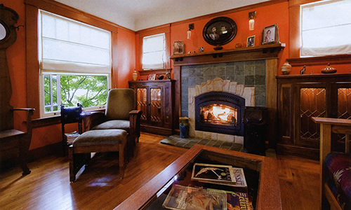 This beautiful home in Martinez, California was featured in the Winter 2013/2014 issue of American Bungalow.