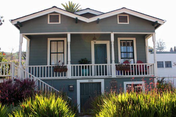 An 1890s Folk Victorian home in Martinez, CA.