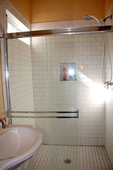 A Victorian Cottage bathroom in Martinez CA