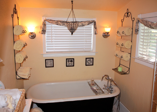 A Victorian Cottage bathroom on The Martinez Home Tour